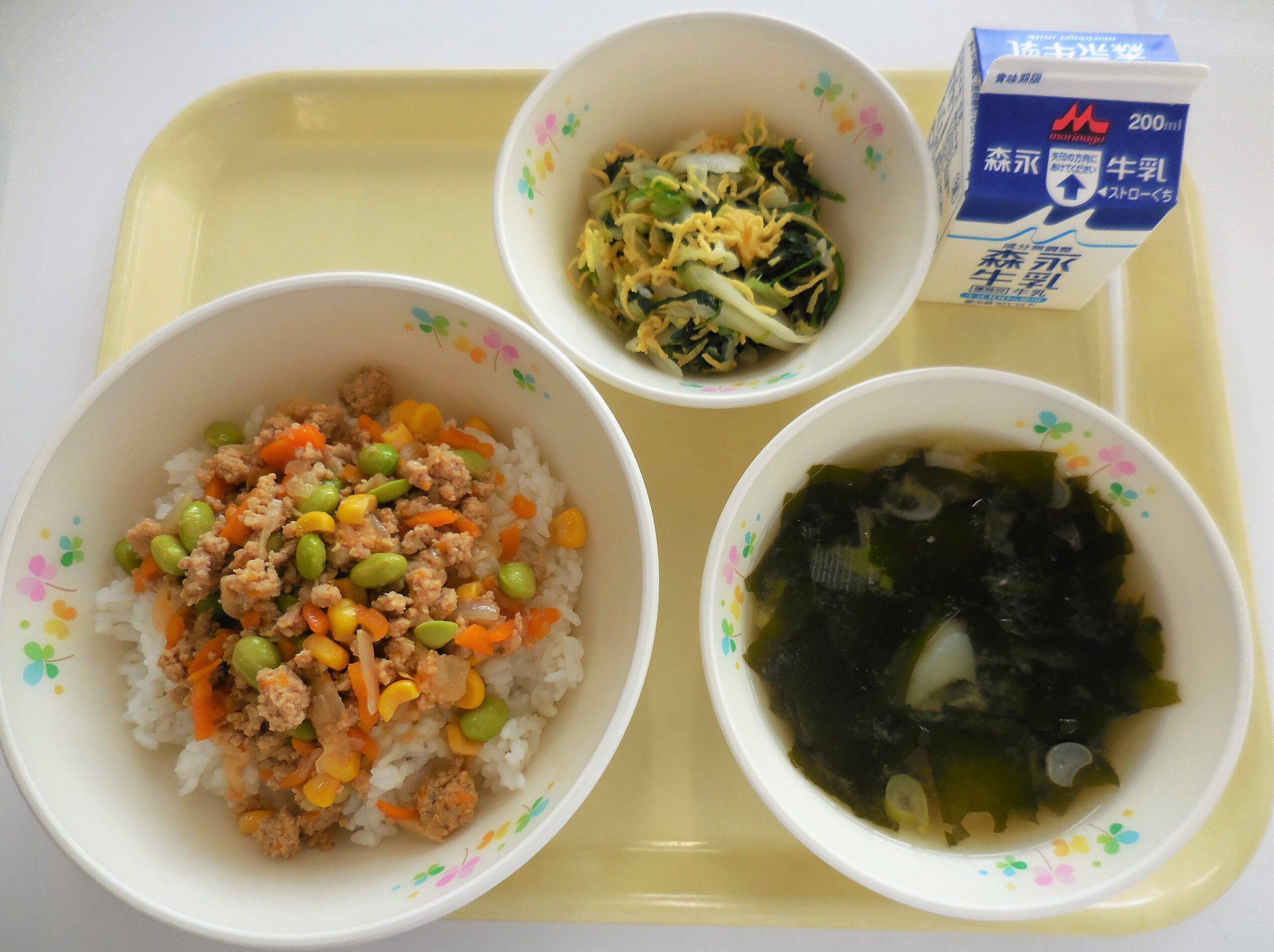 ９月１１日～１３日の給食を掲載しております。 のサムネイル画像