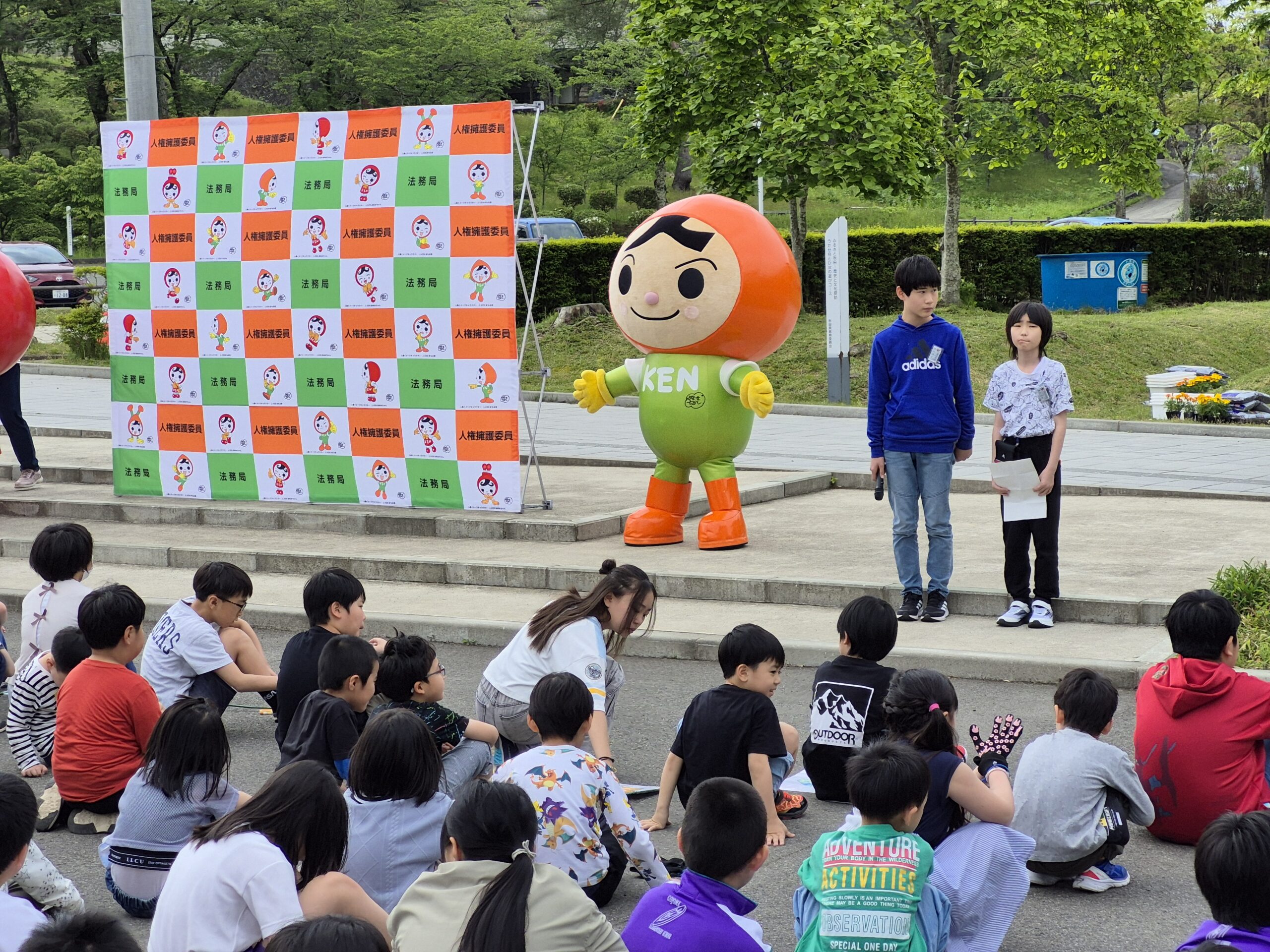5月16日　人権の花植栽式を行いました のサムネイル画像