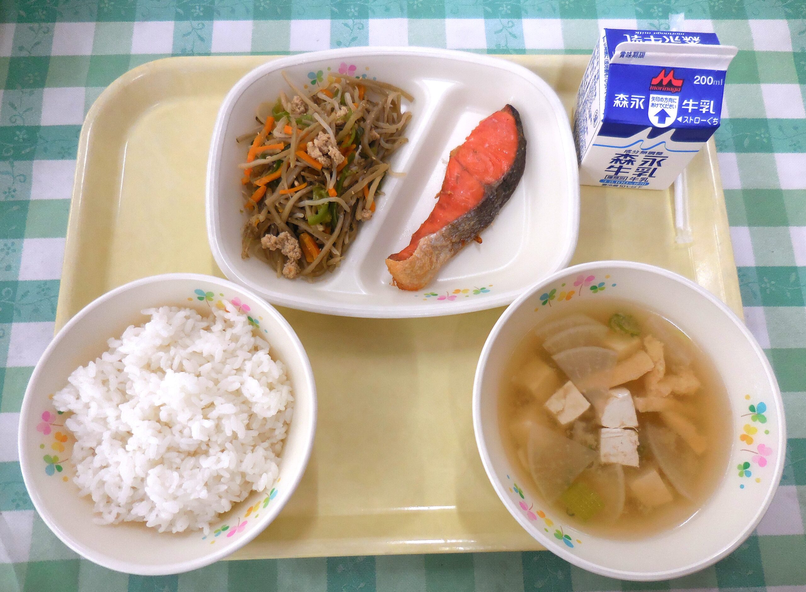 ９月２６日給食写真です。 のサムネイル画像