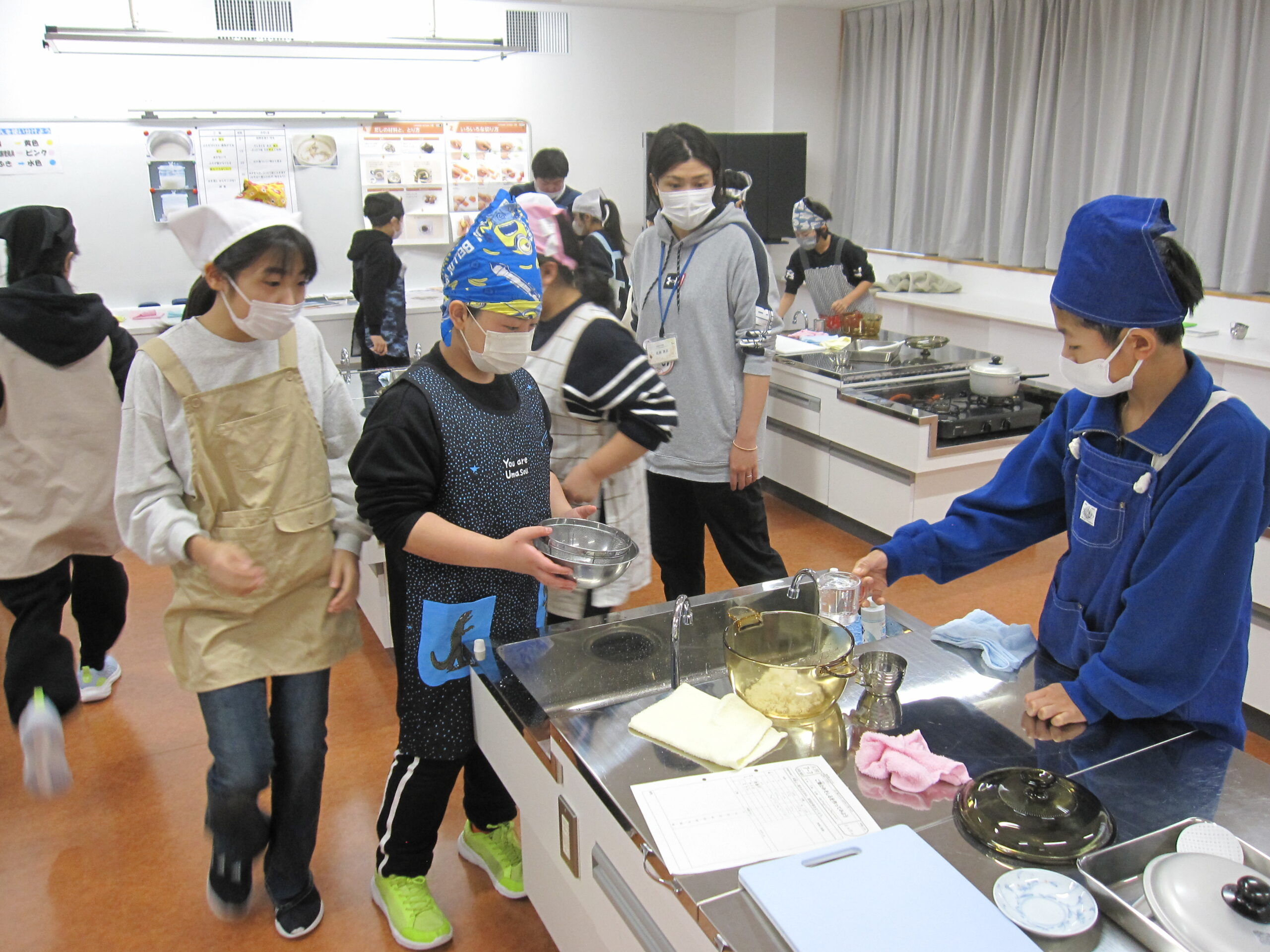 11月28日　調理実習をしました のサムネイル画像