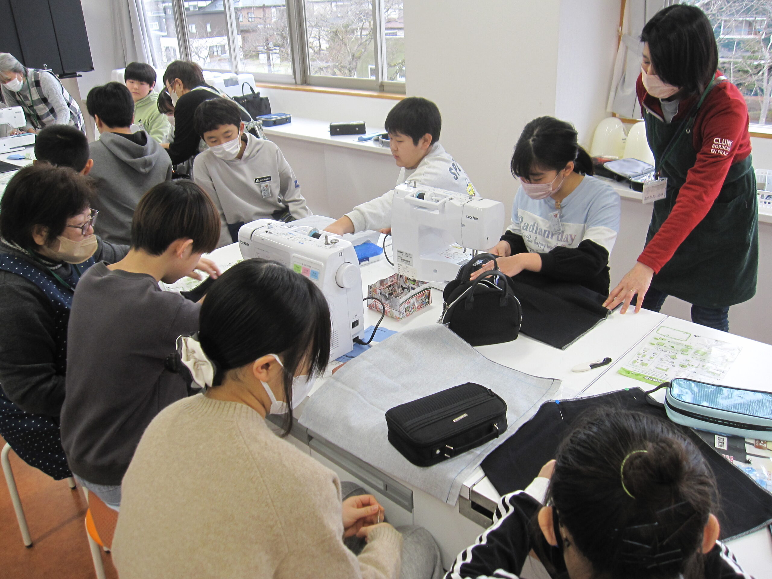 12月16日　ボランティアの方々にお世話になりました のサムネイル画像