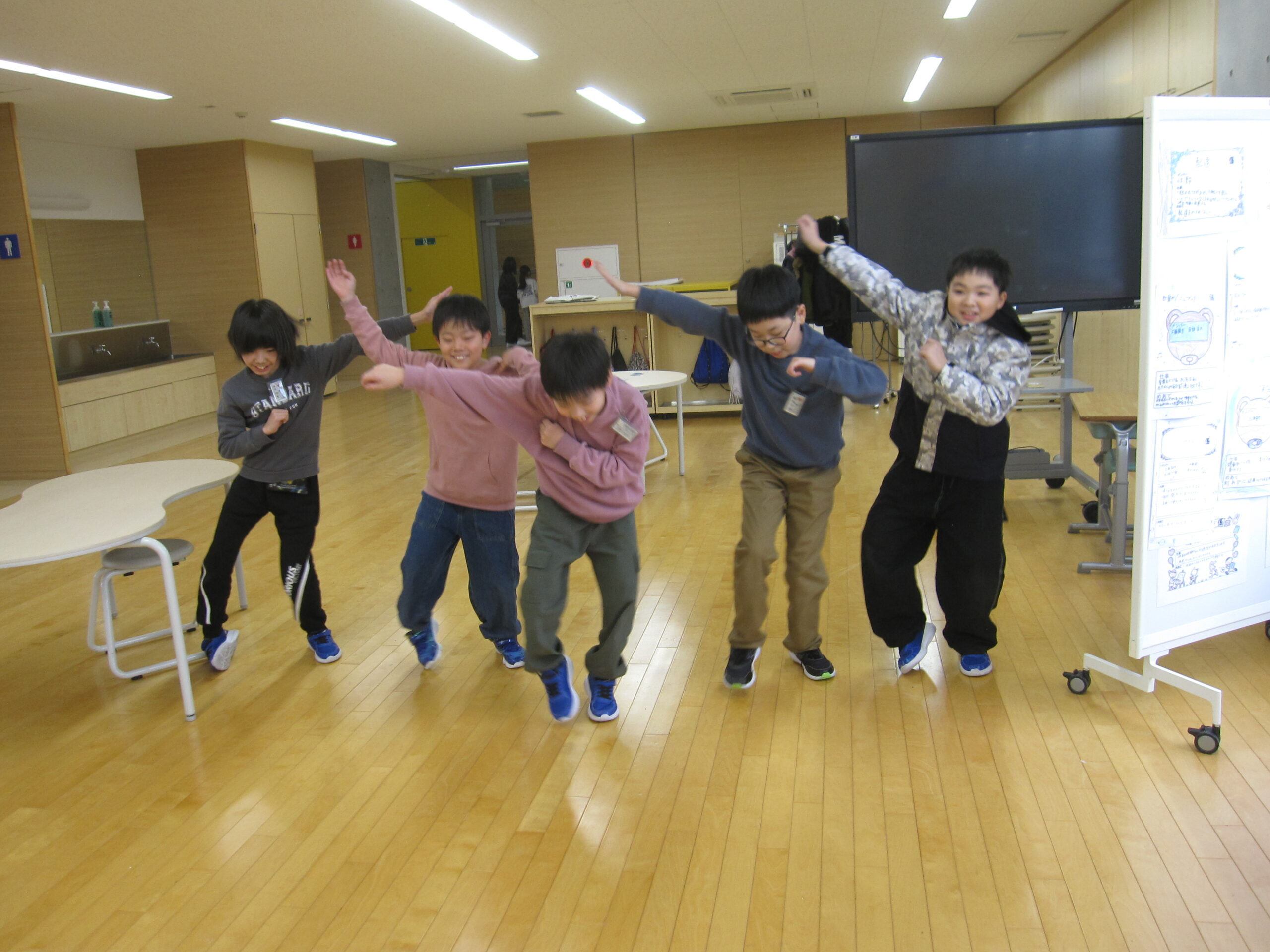 12月18日　楽しい昼休みの様子 のサムネイル画像