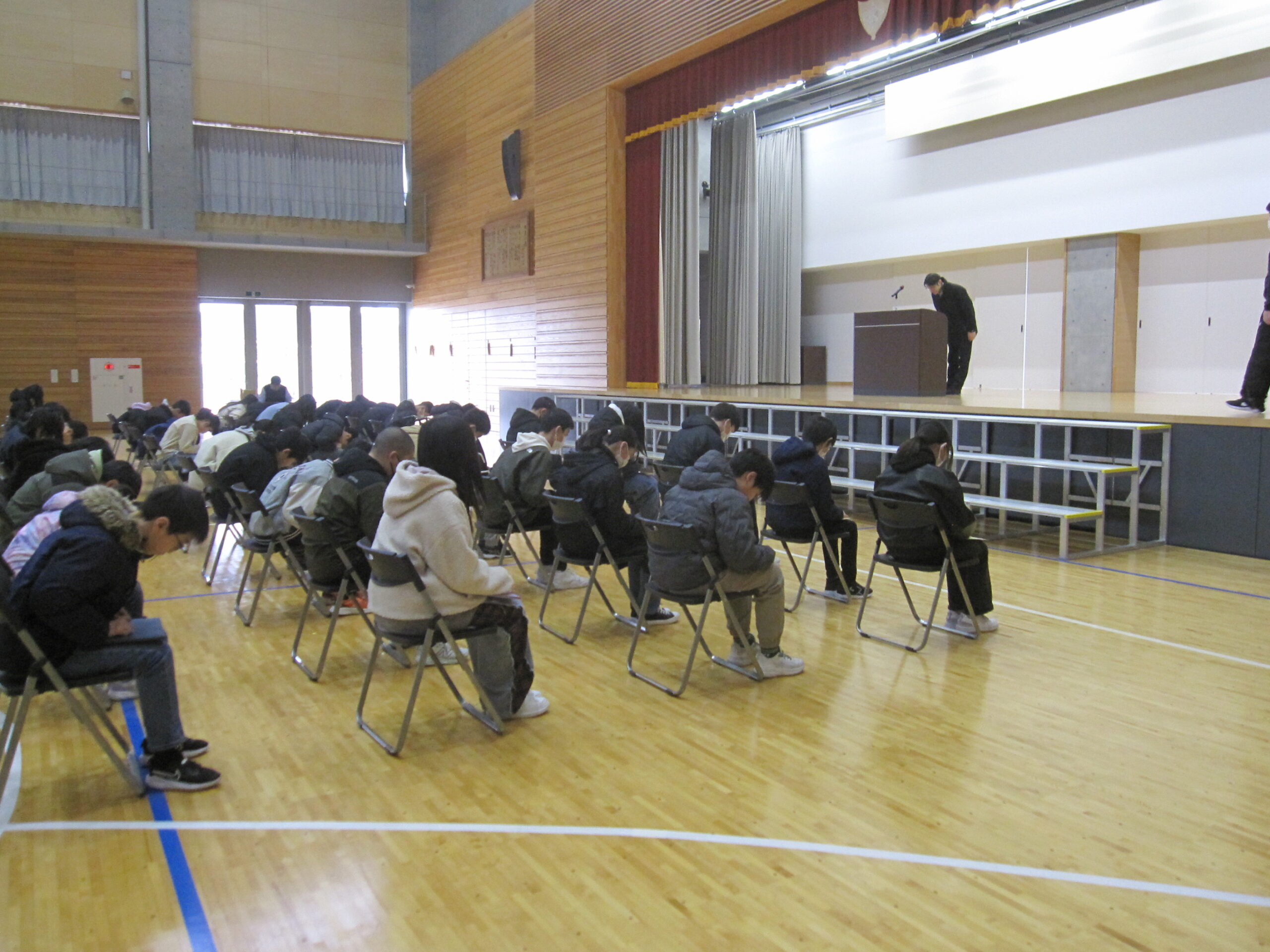 3月11日 4･5･6年卒業式合同練習を行いました のサムネイル画像