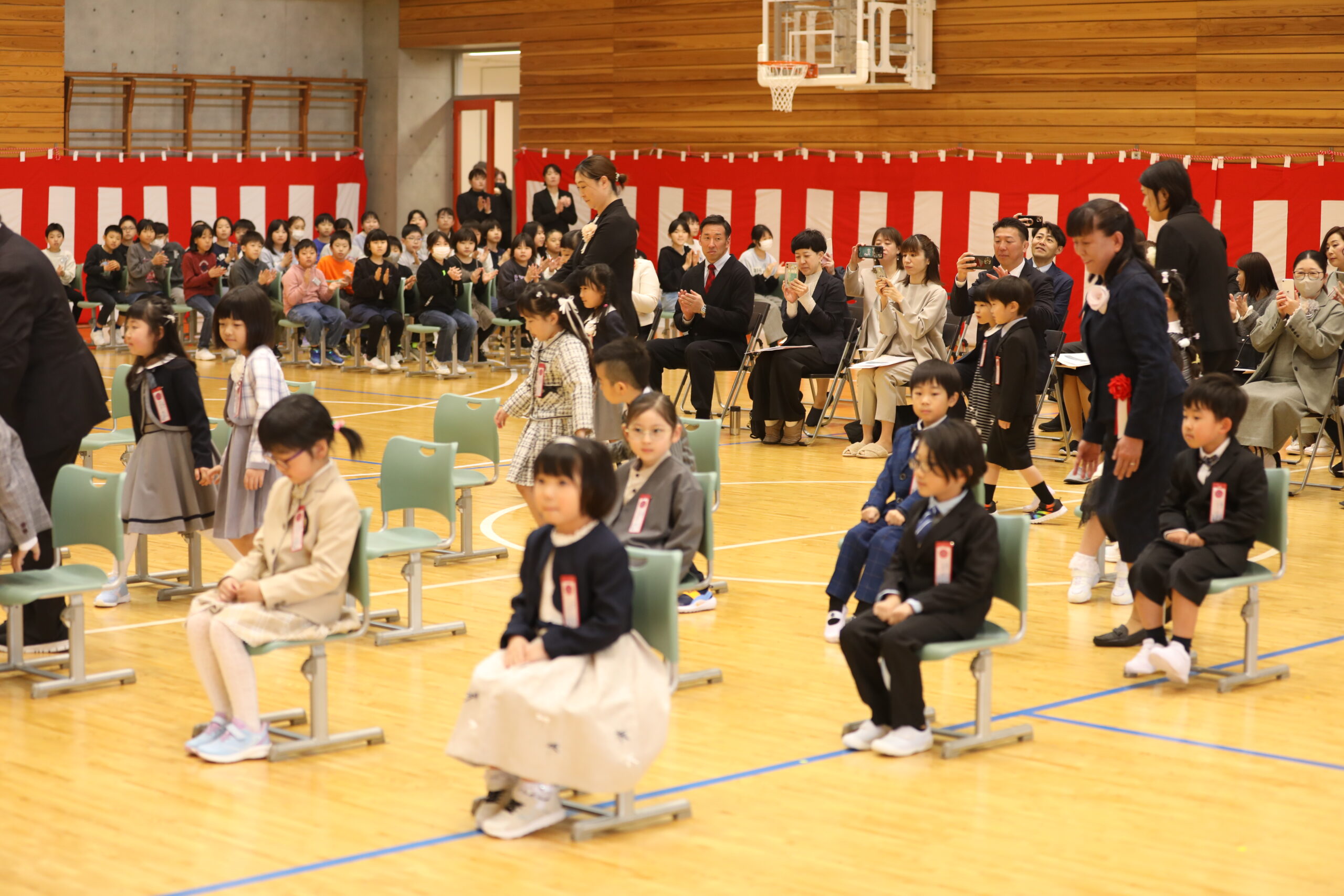 ４月８日 入学式が行われました のサムネイル画像