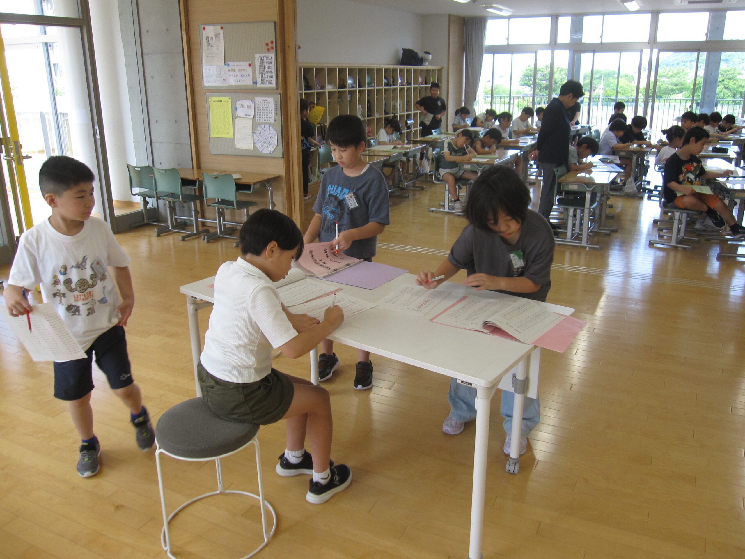 ６月30日 はげみ学習を頑張っています のサムネイル画像