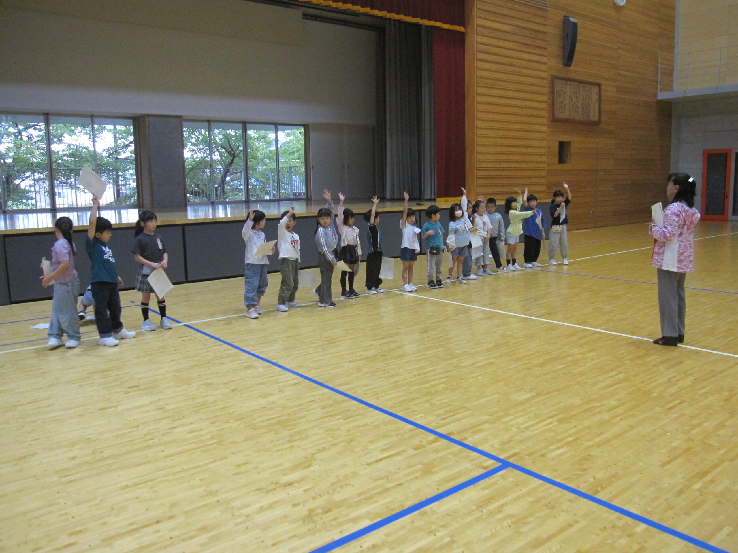 ９月28日 学習発表会の練習が始まりました のサムネイル画像