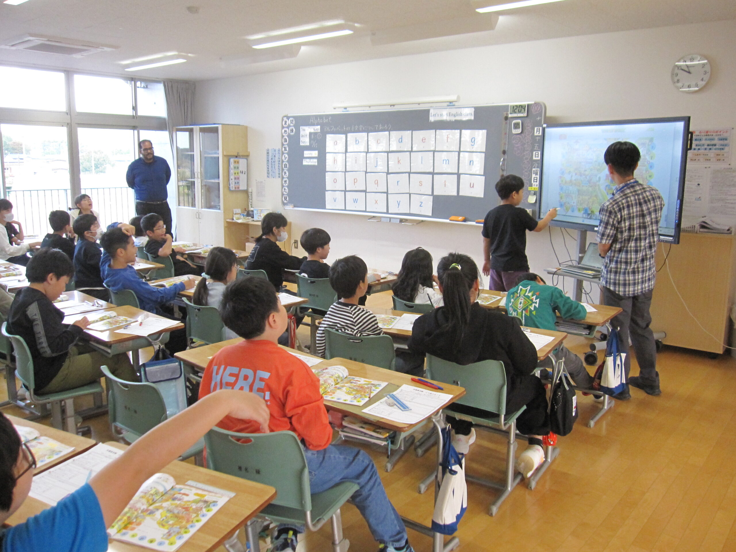 10月15日 ２学期が始まりました のサムネイル画像